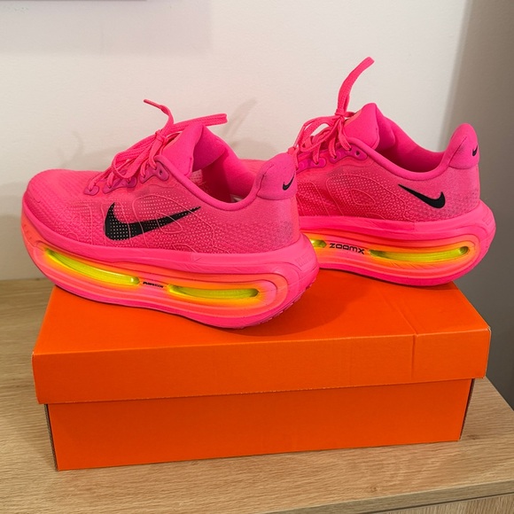 Nike Women's Neon Pink Platform Running Shoes with Black Swoosh - Picture 3 of 8